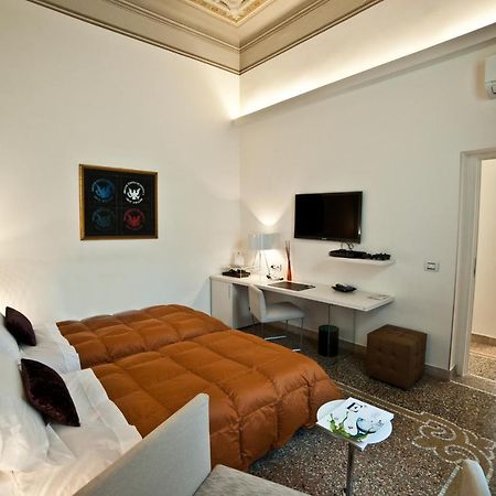 Town House Cavour Bed and Breakfast Ρέτζιο ντι Καλάμπρια Δωμάτιο φωτογραφία