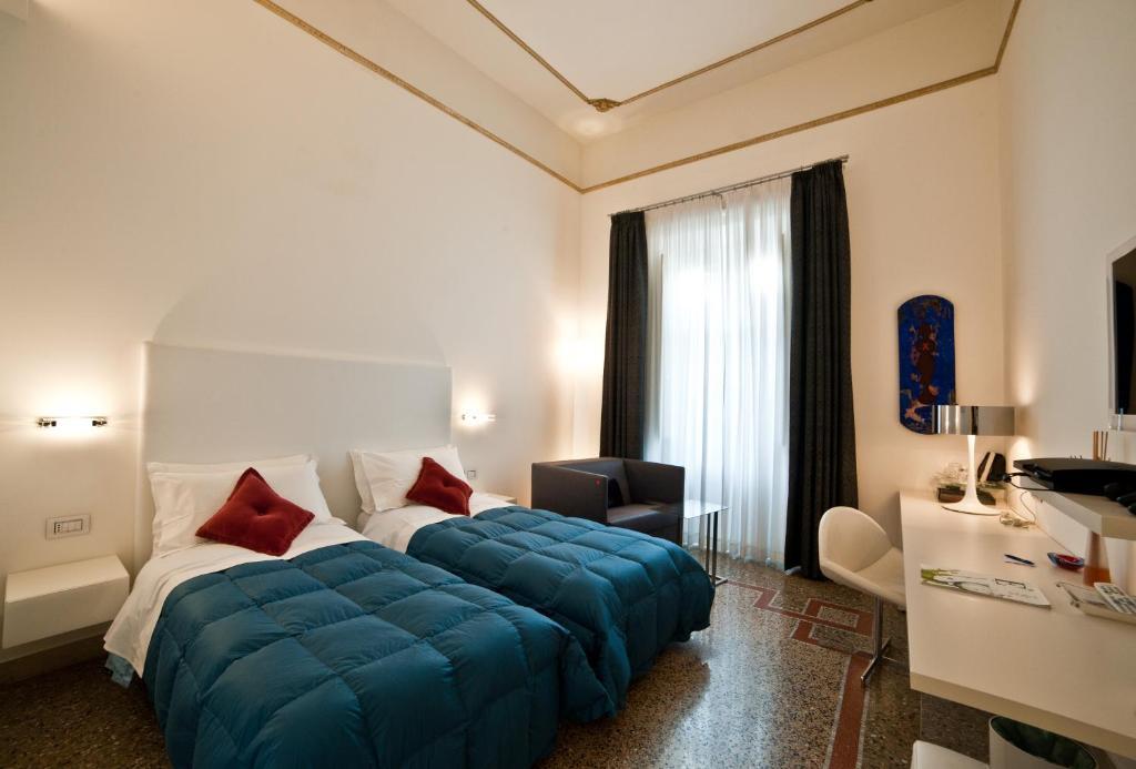 Town House Cavour Bed and Breakfast Ρέτζιο ντι Καλάμπρια Δωμάτιο φωτογραφία