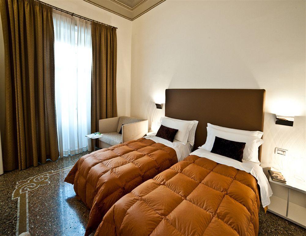 Town House Cavour Bed and Breakfast Ρέτζιο ντι Καλάμπρια Εξωτερικό φωτογραφία