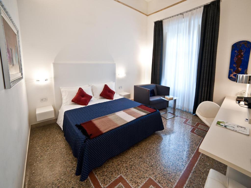 Town House Cavour Bed and Breakfast Ρέτζιο ντι Καλάμπρια Δωμάτιο φωτογραφία
