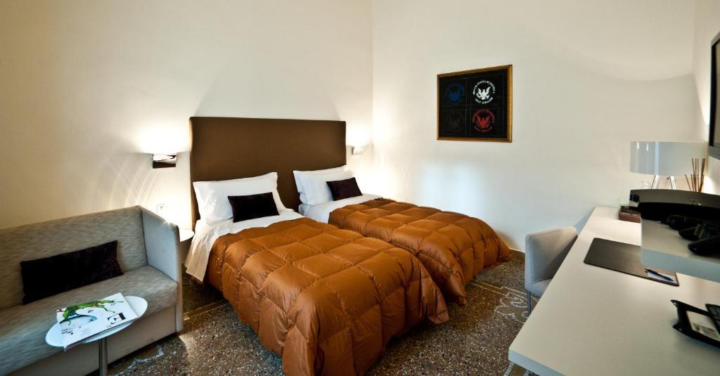 Town House Cavour Bed and Breakfast Ρέτζιο ντι Καλάμπρια Δωμάτιο φωτογραφία