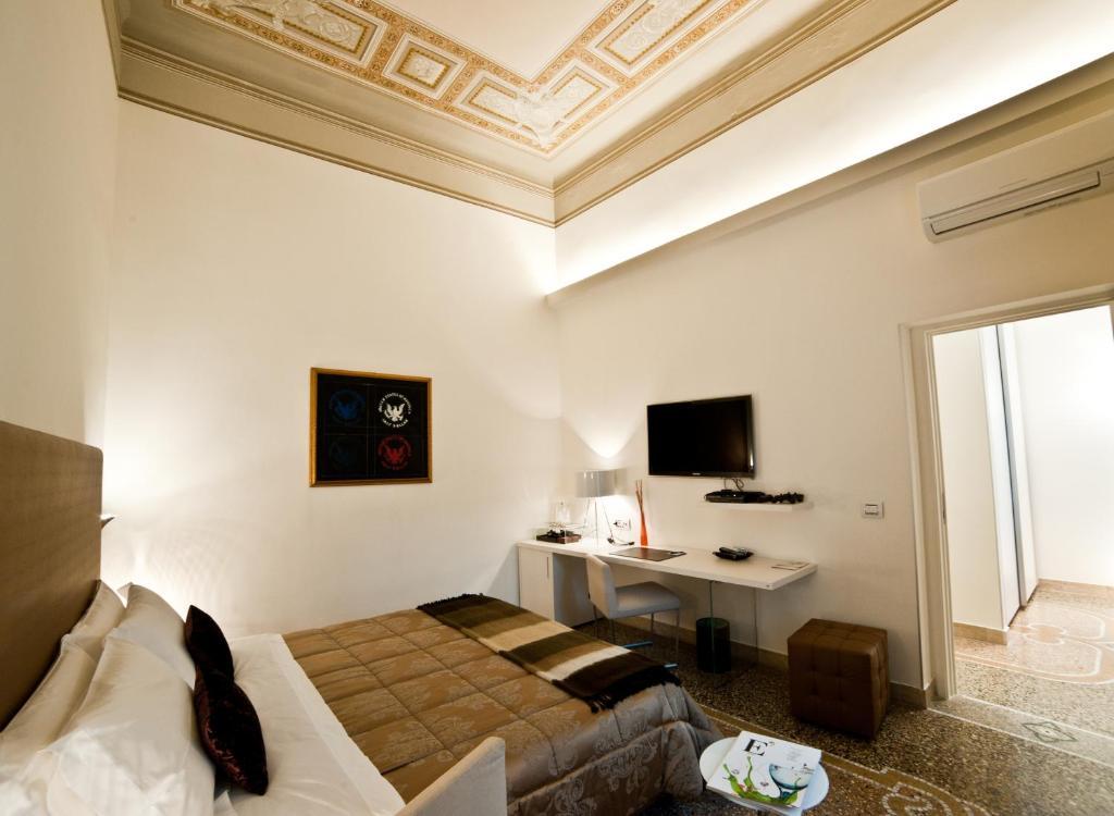 Town House Cavour Bed and Breakfast Ρέτζιο ντι Καλάμπρια Δωμάτιο φωτογραφία