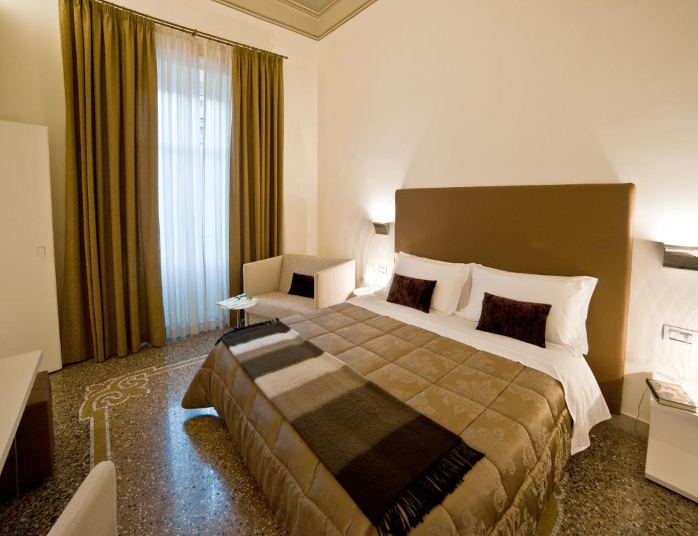 Town House Cavour Bed and Breakfast Ρέτζιο ντι Καλάμπρια Δωμάτιο φωτογραφία