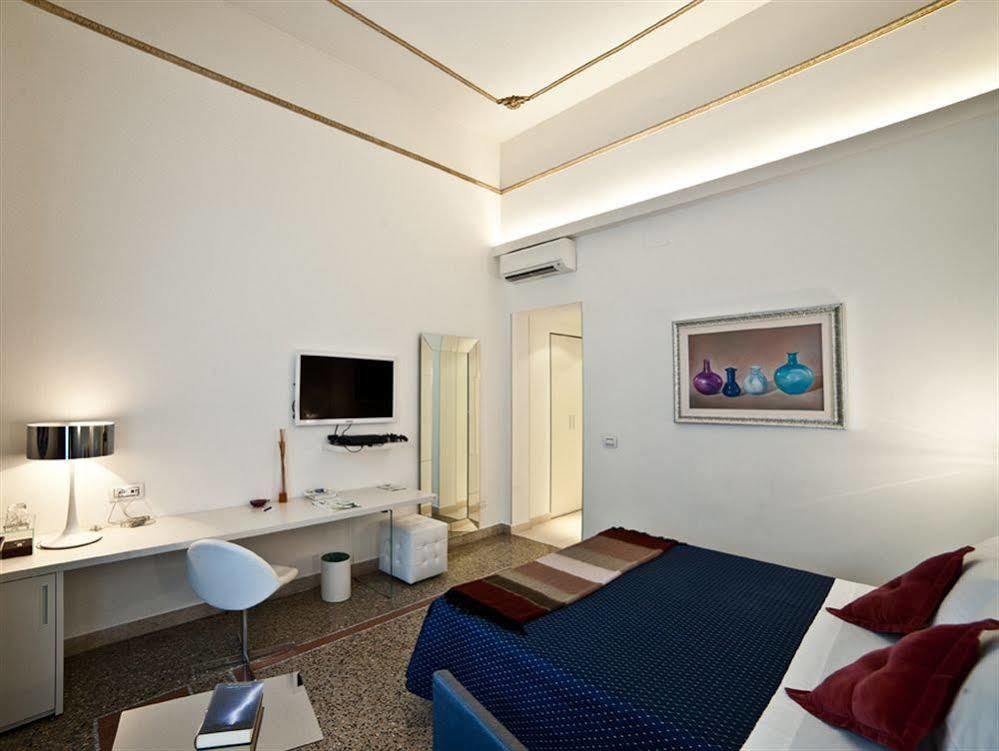 Town House Cavour Bed and Breakfast Ρέτζιο ντι Καλάμπρια Εξωτερικό φωτογραφία