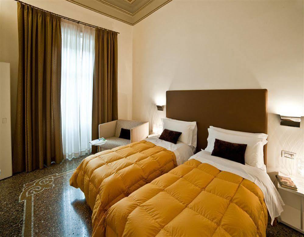 Town House Cavour Bed and Breakfast Ρέτζιο ντι Καλάμπρια Εξωτερικό φωτογραφία