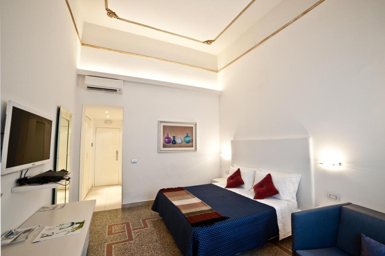 Town House Cavour Bed and Breakfast Ρέτζιο ντι Καλάμπρια Δωμάτιο φωτογραφία